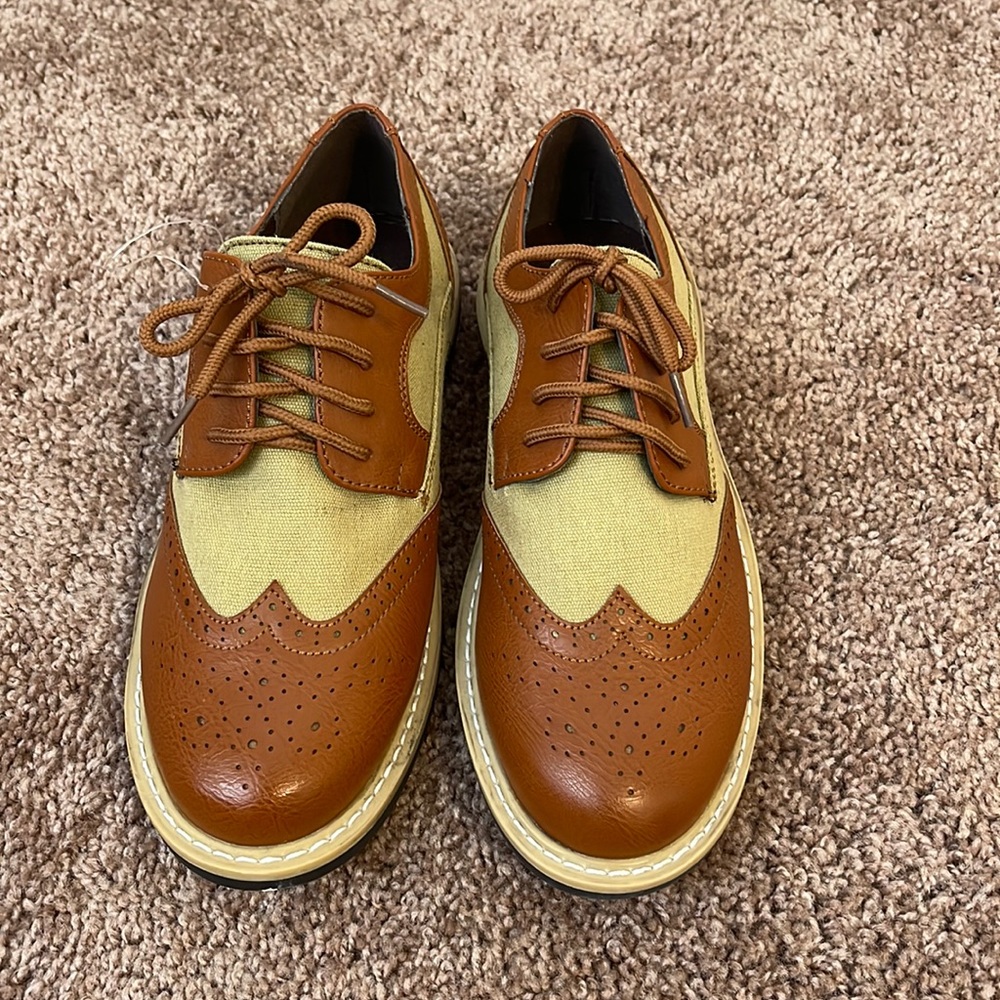 Boys Kenneth Cole Reaction size 3 shoes